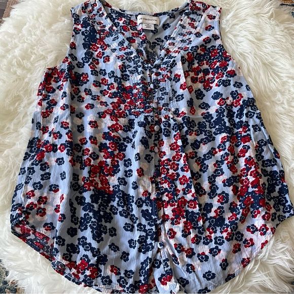 Red White and Blue tank top blouse flowy floral Liz Claiborne summer 4th - Picture 1 of 3